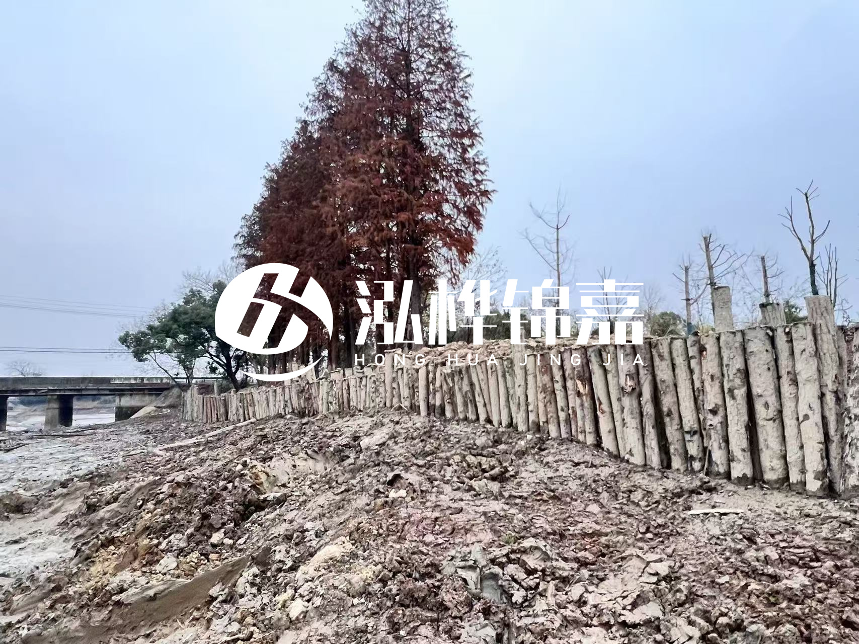 平?jīng)鐾跈C(jī)打木樁專業(yè)施工-松木樁工程量怎么計(jì)算的？