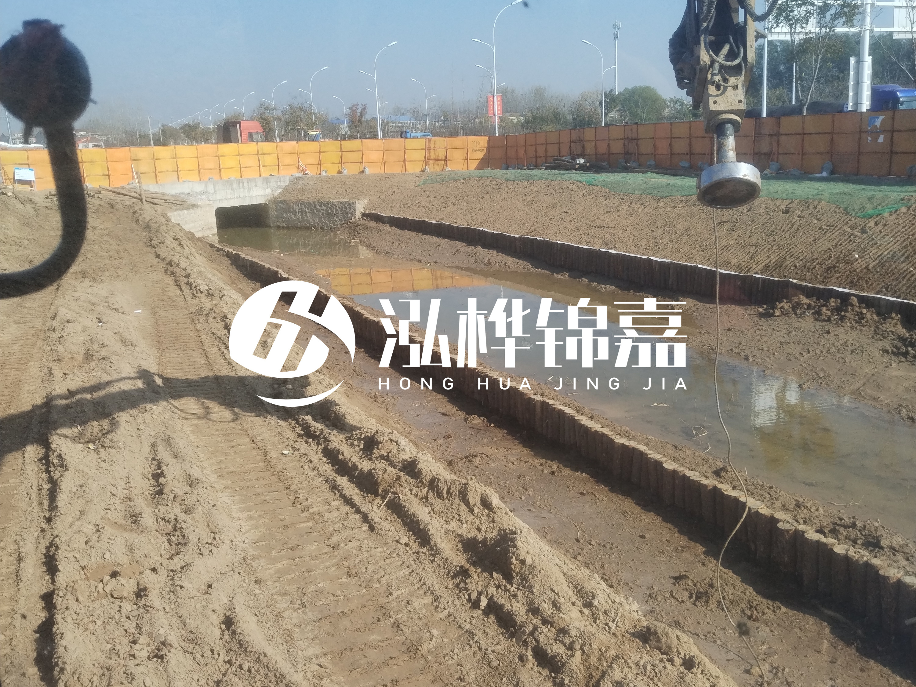 木樁打入地下作用是什么？松木樁在地底下會(huì)爛嗎？